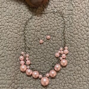 Source Unknown Pink Pearl Necklace and Earring Set